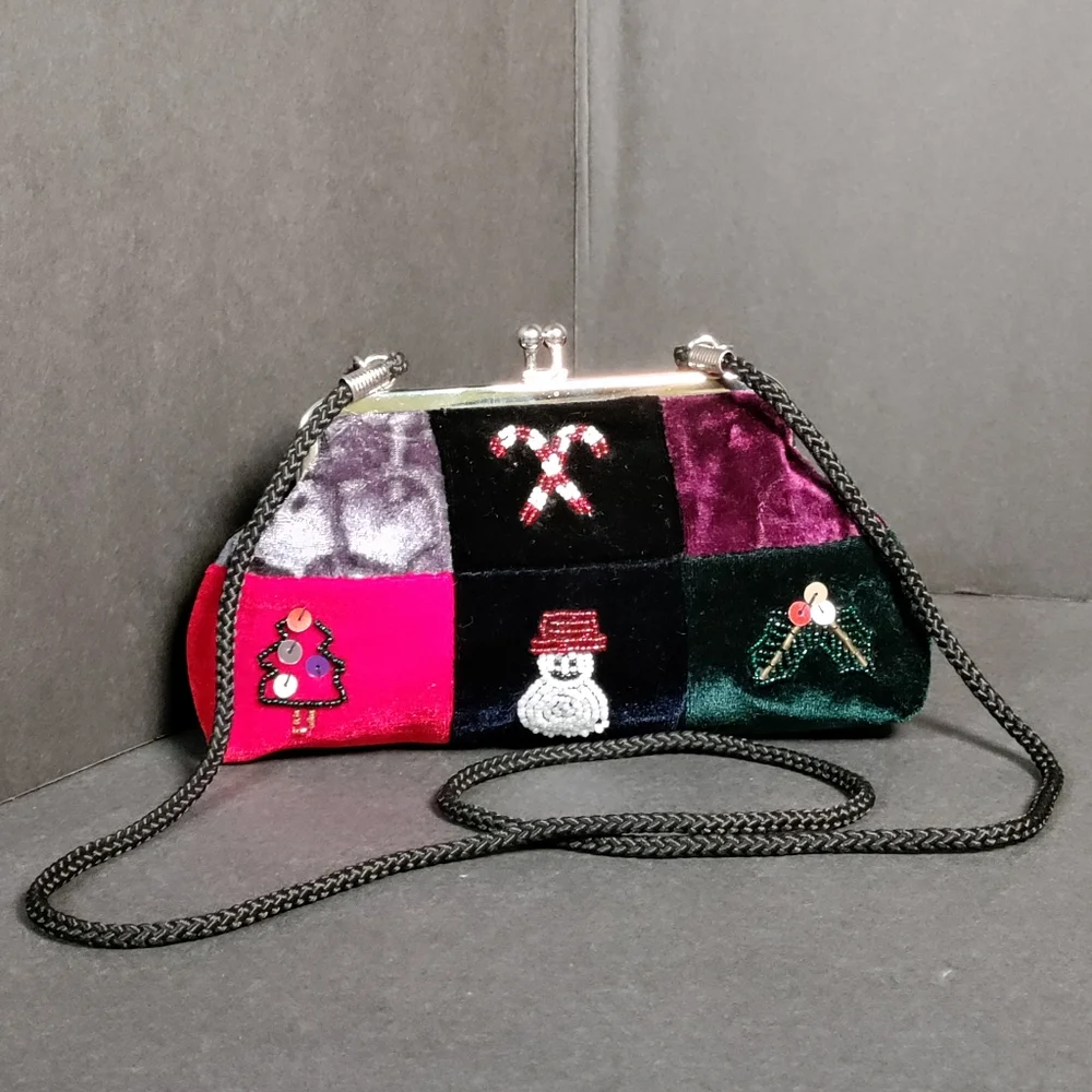 🎄A SMALL CLUTCH⭐
